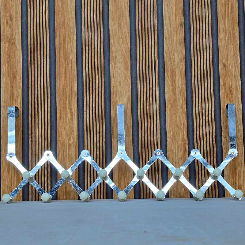 Flexible Door Hanger